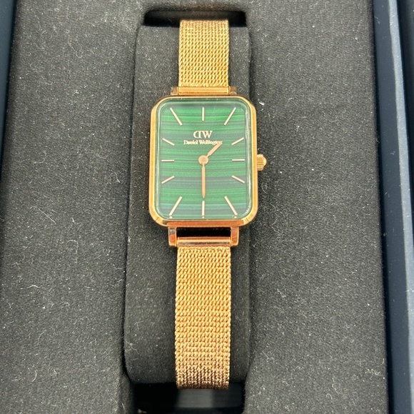 Women’s Daniel Wellington, Quadro Evergold watch with Green dial/gold bracelet main image 7